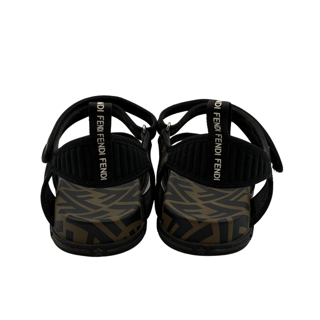 Sandalias Fendi